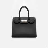 
                             Красива сумка від українського виробника ТМ "LucheRino". Сумка виготовлена з високоякісного шкірзамінника та надійної міцної підкладки.