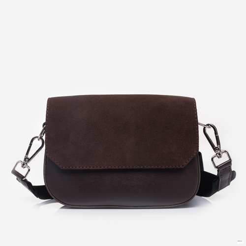 Сумка українського бренду ТМ  "Lucherino" стане хорошим придбанням не на один рік.  Невелика жіноча сумочка виготовлена з високоякісного шкірзамінника та якісної надійної фурнітури в кольорі - нікель. Одне відділення з однією кишенею на застібці.